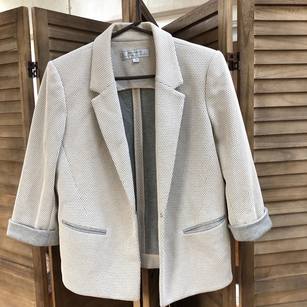 Tahari textured neutral blazer